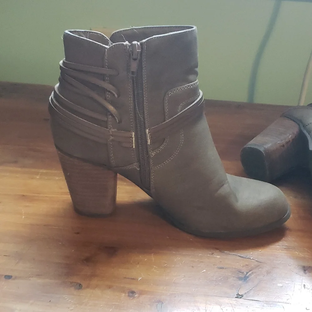 Madden girl booties - Picture 4 of 5